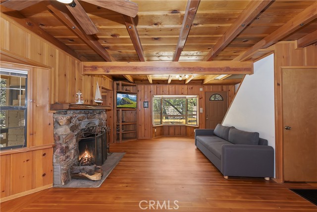 33294 Wild Rose Drive, Green Valley Lake CA: https://media.crmls.org/medias/ea30c6d7-1cc7-46fe-b303-8fa3f885363d.jpg
