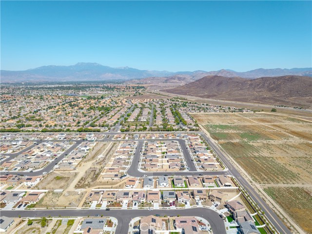 1963 Old Steel Way, Hemet CA: https://media.crmls.org/medias/ea31ab17-5cc3-422b-9a70-b49e51fcc698.jpg