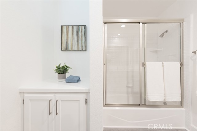Detail Gallery Image 30 of 75 For 2205 Clark Ln a,  Redondo Beach,  CA 90278 - 3 Beds | 2/1 Baths