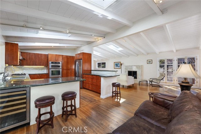 Detail Gallery Image 14 of 59 For 642 14th, Manhattan Beach,  CA 90266 - 4 Beds | 4 Baths