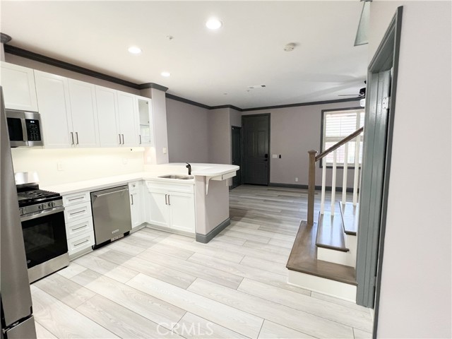 Detail Gallery Image 24 of 28 For 3321 E Penzance Ln #C,  Orange,  CA 92869 - 3 Beds | 2/1 Baths