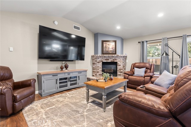 Detail Gallery Image 6 of 29 For 213 Denali Dr, Chico,  CA 95973 - 4 Beds | 3 Baths