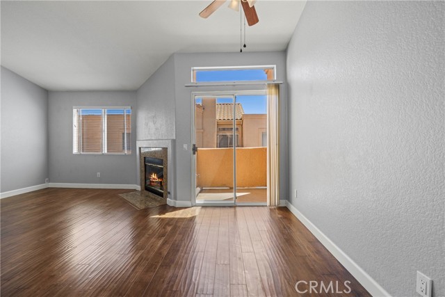 Detail Gallery Image 16 of 44 For 18852 Vista Del Canon #G,  Newhall,  CA 91321 - 2 Beds | 2 Baths