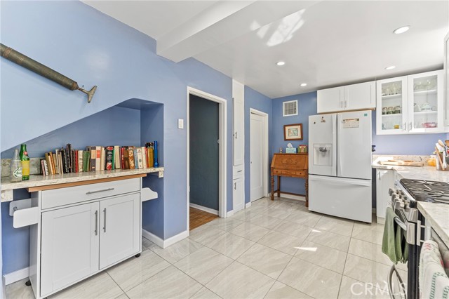 Detail Gallery Image 12 of 28 For 2042 Rome, Los Angeles,  CA 90065 - 3 Beds | 2/1 Baths