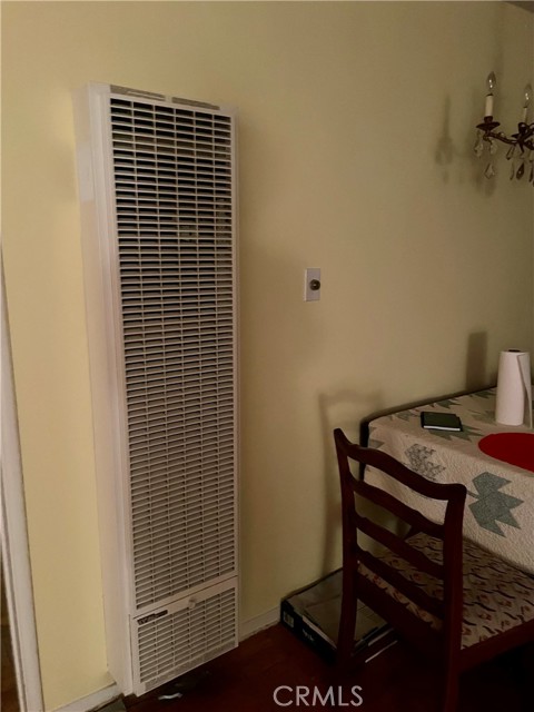 Detail Gallery Image 5 of 6 For 108 N Center St, Redlands,  CA 92373 - 2 Beds | 1 Baths