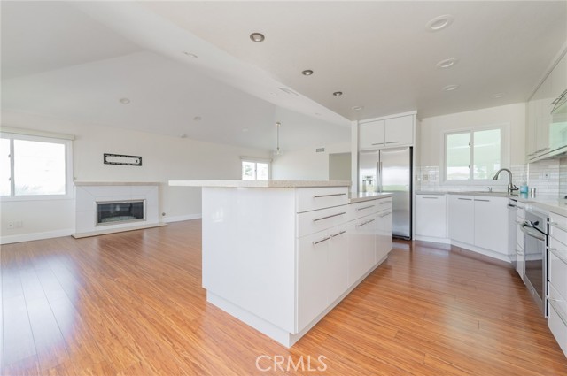 Detail Gallery Image 19 of 39 For 820 Gardenia, Corona Del Mar,  CA 92625 - 2 Beds | 2 Baths