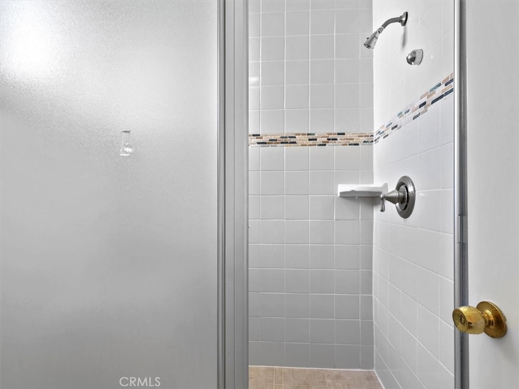 https://media.crmls.org/medias/ea377acd-6aa2-4d0e-a0bd-68dcca5c5916.jpg?preset=X-Large
