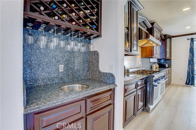 Detail Gallery Image 13 of 37 For 8034 Palm View, Riverside,  CA 92508 - 4 Beds | 4 Baths