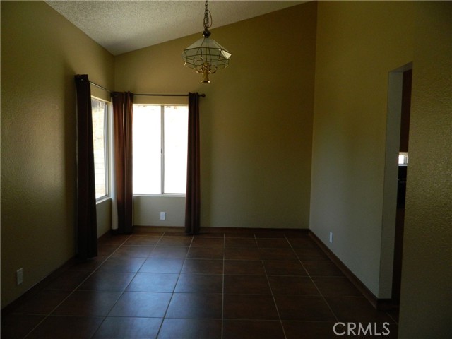 Detail Gallery Image 7 of 7 For 22420 Shore View Court, Wildomar,  CA 92595 - 3 Beds | 2/1 Baths