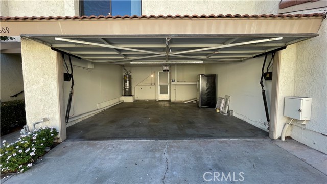 Detail Gallery Image 2 of 11 For 809 Creekside Dr #35,  Fullerton,  CA 92833 - 2 Beds | 2/1 Baths