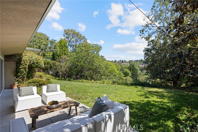 Detail Gallery Image 15 of 47 For 3858 Buena Park Dr, Studio City,  CA 91604 - 5 Beds | 4 Baths