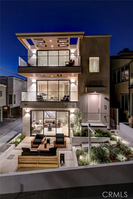 315 25th, Manhattan Beach, California 90266, 3 Bedrooms Bedrooms, ,3 BathroomsBathrooms,Residential,For Sale,25th,SB26081784