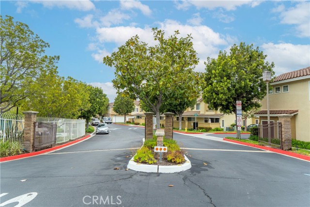 Detail Gallery Image 32 of 44 For 28456 Sassetta Way, Lake Forest,  CA 92679 - 2 Beds | 1 Baths