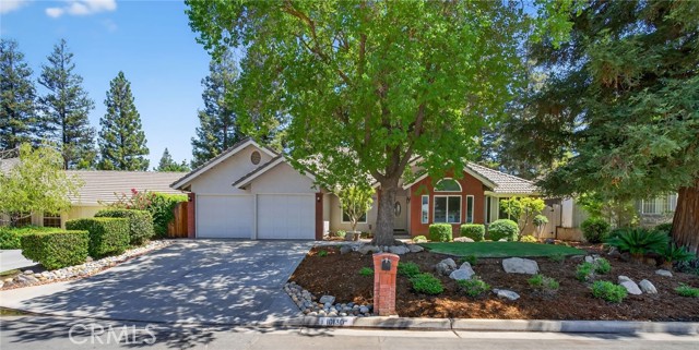 Detail Gallery Image 1 of 15 For 10130 N Heather Dr, Fresno,  CA 93720 - 3 Beds | 2 Baths