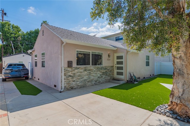 Front Image Thumbnail for CROC25230370