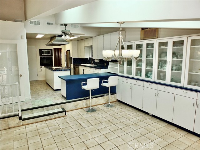 5510 E La Pasada E Street, Long Beach CA: https://media.crmls.org/medias/ea3aa85d-bd28-4d28-9a1a-e122c9927f4f.jpg