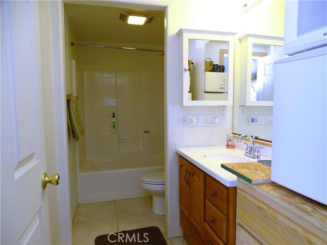 2097 Fox Lane, Big Bear City CA: https://media.crmls.org/medias/ea3ab428-596e-4462-9e7d-eea920bf95ea.jpg