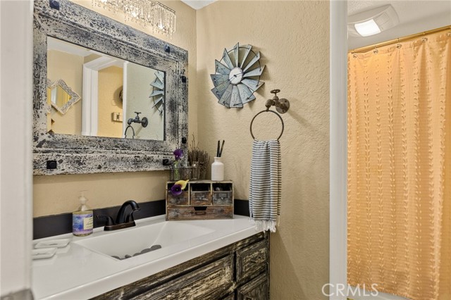 Detail Gallery Image 17 of 43 For 28264 Arbon Ln, Lake Arrowhead,  CA 92352 - 5 Beds | 2 Baths