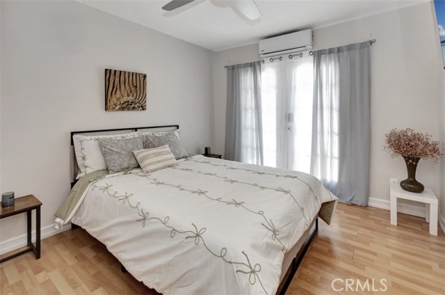 24017 Sylvan Street, Woodland Hills CA: https://media.crmls.org/medias/ea3b9780-d25a-4100-b65c-8143dbaf5098.jpg