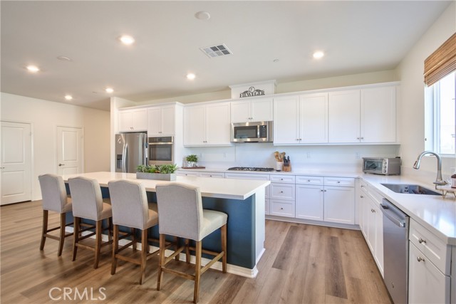 33084 Toledo Bend Court, Winchester CA: https://media.crmls.org/medias/ea3be7b1-645c-4cc2-9c54-6f728bacba48.jpg