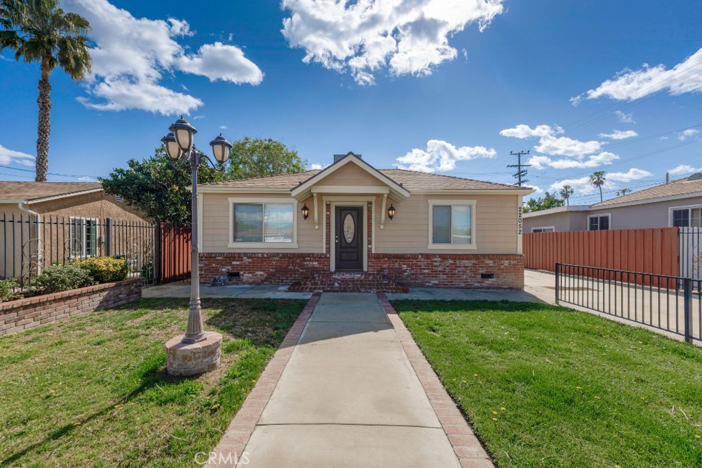 22052 Cantlay Street