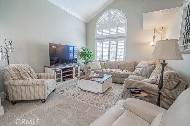Detail Gallery Image 9 of 65 For 20019 Nutcracker Ct, Canyon Country,  CA 91351 - 4 Beds | 2/1 Baths