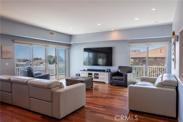 1950 Newport Avenue, Grover Beach CA: https://media.crmls.org/medias/ea3c8736-25ce-4234-9eec-12235f8017b5.jpg