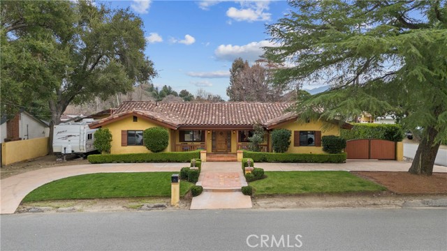 24604 Apple Street, Newhall CA: https://media.crmls.org/medias/ea3ccb2a-9688-4cb8-a24c-04c67a54f84c.jpg