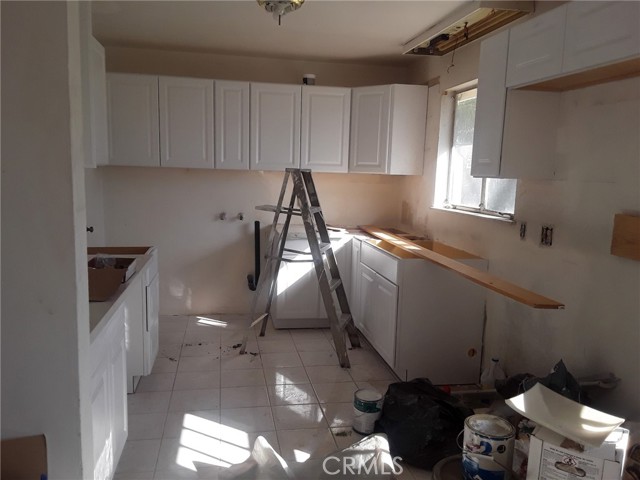 Detail Gallery Image 5 of 8 For 535 W Van Koevering, Rialto,  CA 92376 - 4 Beds | 2 Baths