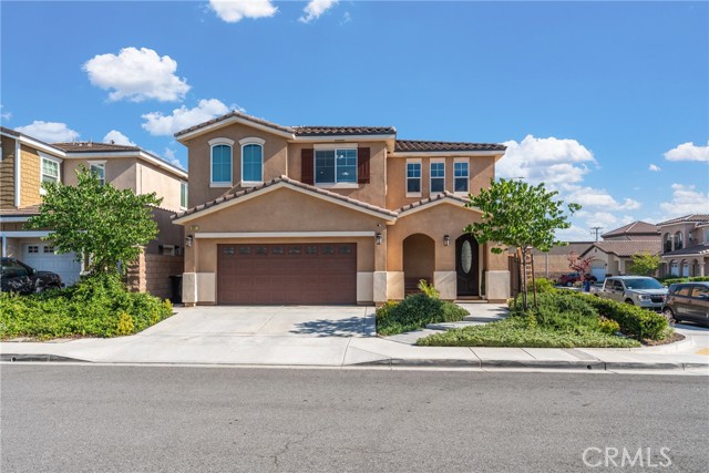 691 Lourdes Lane, Rialto CA: https://media.crmls.org/medias/ea3f2a6d-12fc-41c7-8ef9-fa12d3b808c3.jpg