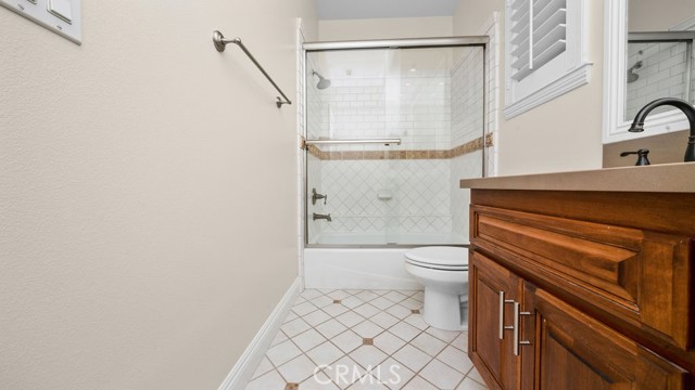 Detail Gallery Image 16 of 27 For 1739 Carlson Ln, Redondo Beach,  CA 90278 - 4 Beds | 2/1 Baths