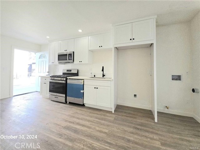 Detail Gallery Image 3 of 11 For 8524 Beverlywood St #8524 1/2,  Los Angeles,  CA 90034 - 1 Beds | 1 Baths