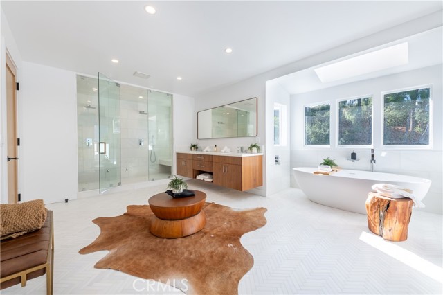 Detail Gallery Image 21 of 45 For 17153 Adlon Rd, Encino,  CA 91436 - 5 Beds | 5/1 Baths