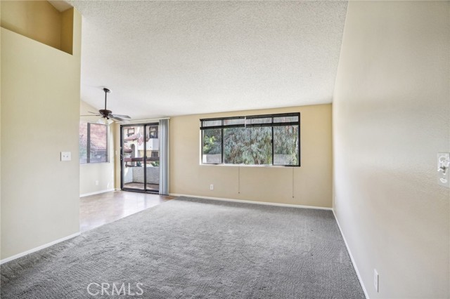 Detail Gallery Image 4 of 39 For 27949 Tyler Ln #346,  Canyon Country,  CA 91387 - 3 Beds | 2 Baths