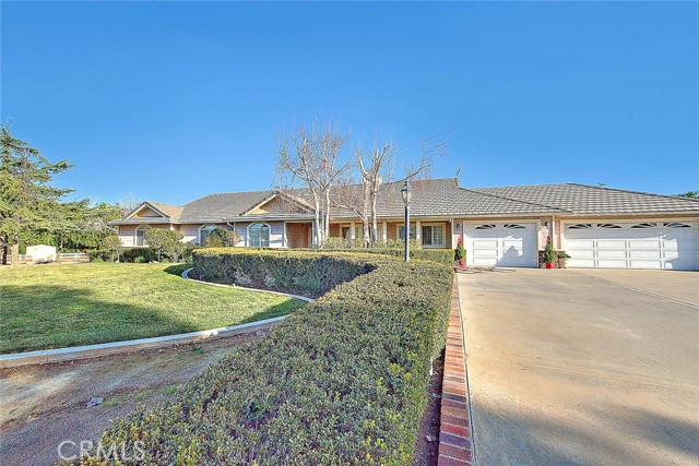 Detail Gallery Image 4 of 49 For 23140 Western Crest Dr, Lake Mathews,  CA 92570 - 4 Beds | 3/1 Baths