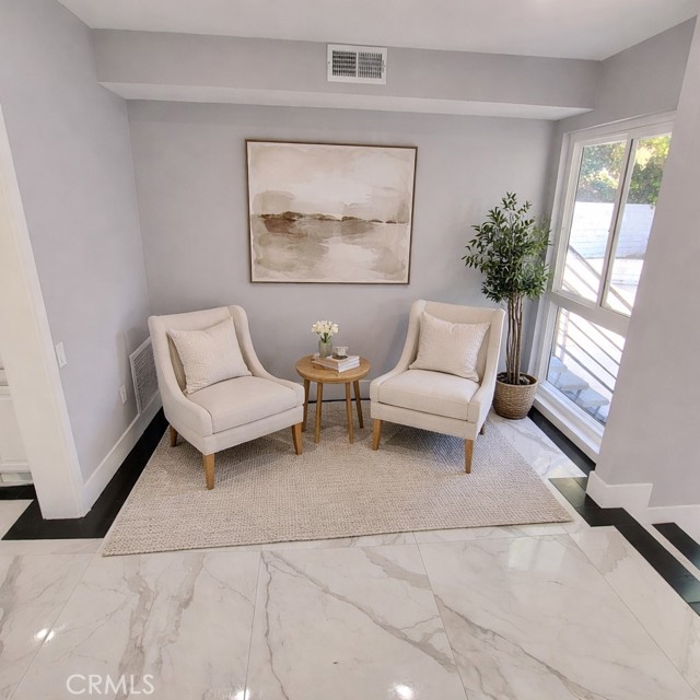 Detail Gallery Image 6 of 23 For 17148 Escalon, Encino,  CA 91436 - 4 Beds | 2/1 Baths