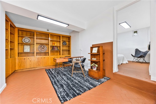 3135 Minnesota Street, Los Angeles CA: https://media.crmls.org/medias/ea40c0e0-a88b-409b-b6b8-2e7375a0dfa4.jpg