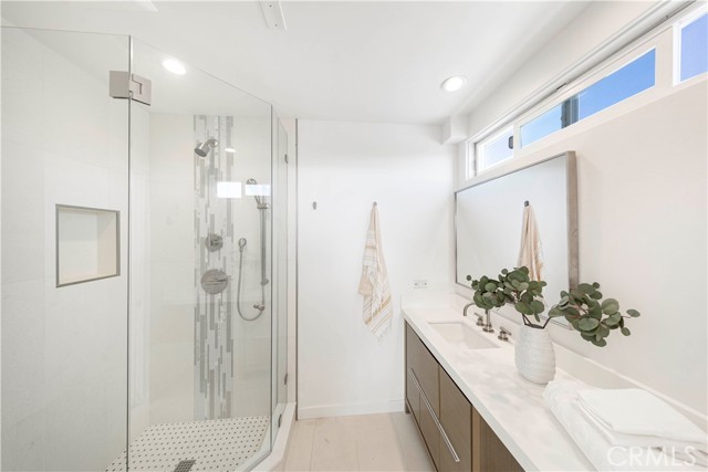 Detail Gallery Image 17 of 30 For 1921 Sabrina, Corona Del Mar,  CA 92625 - 5 Beds | 4/1 Baths