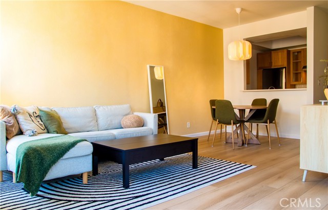 Detail Gallery Image 12 of 21 For 19350 Sherman Way #338,  Reseda,  CA 91335 - 2 Beds | 2 Baths