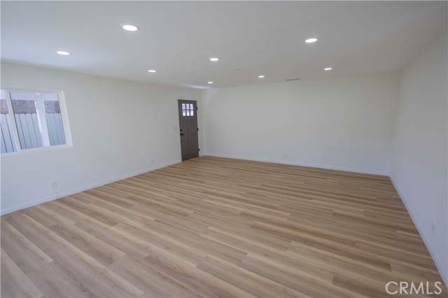 Detail Gallery Image 19 of 48 For 2122 W 10th St, Santa Ana,  CA 92703 - – Beds | – Baths