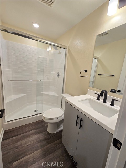 Detail Gallery Image 5 of 7 For 664 Lima Ln, Covina,  CA 91723 - 2 Beds | 2 Baths