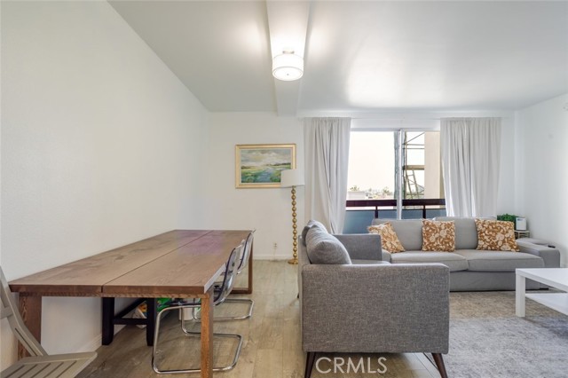 Detail Gallery Image 10 of 29 For 321 S San Vicente Bld #505,  Los Angeles,  CA 90048 - 1 Beds | 2 Baths