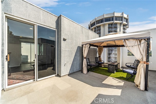 Detail Gallery Image 14 of 36 For 171 N Church Ln #407,  Los Angeles,  CA 90049 - 2 Beds | 2 Baths