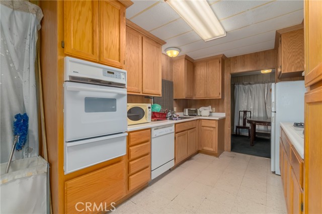 6000 E Highway 20, Lucerne CA: https://media.crmls.org/medias/ea45bf18-129f-4bbc-8ce5-e8e2400fe8f8.jpg