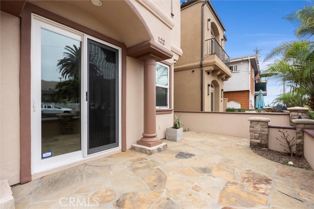 Detail Gallery Image 5 of 54 For 122 9th Street, Huntington Beach,  CA 92648 - 3 Beds | 3/2 Baths