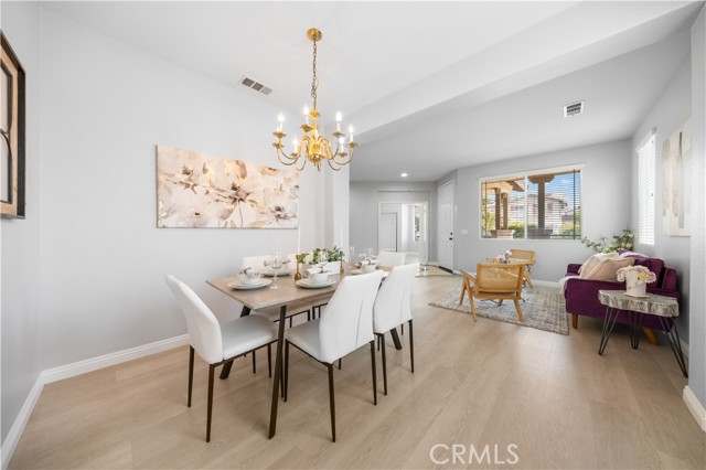 12337 Columbia Lane, Eastvale CA: https://media.crmls.org/medias/ea46b724-a8ff-43d8-b9de-d5819e8e82ce.jpg
