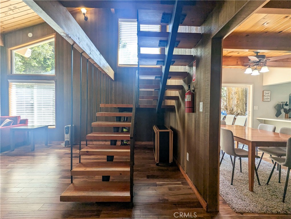 https://media.crmls.org/medias/ea4700cb-a431-4918-bec9-4a9ccb503e43.jpg?preset=X-Large