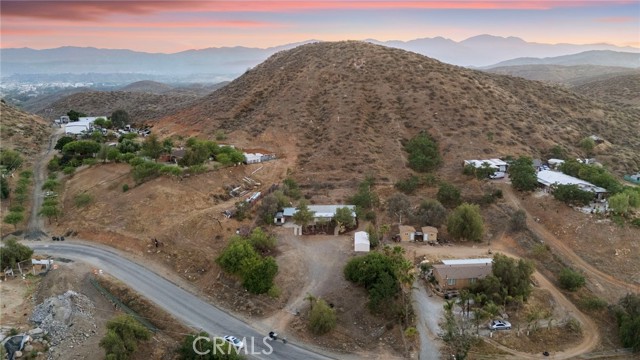 27255 Vista Avenue, Perris CA: https://media.crmls.org/medias/ea473938-c51e-4ca7-b929-813828f10f6a.jpg