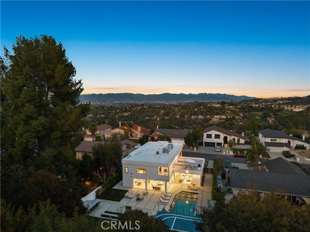 Detail Gallery Image 2 of 53 For 4001 Coldstream, Tarzana,  CA 91356 - 6 Beds | 6/1 Baths