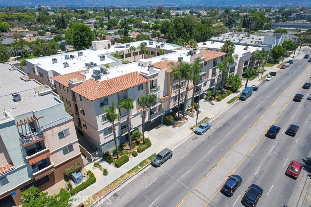 13941 Sherman Way, Van Nuys CA: https://media.crmls.org/medias/ea479472-2731-4cdf-811d-e1472a2a8b4a.jpg